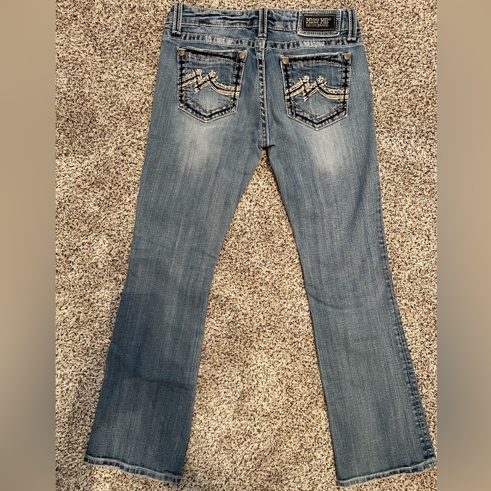 Miss Me Jewel Embellished Size 29 Jeans (used)